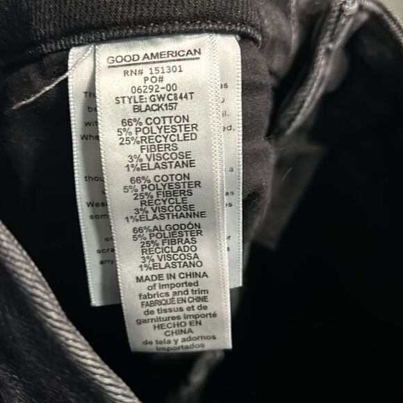 Good American Good Waist Skinny Leg Crop Length in Black - Picture 9 of 10